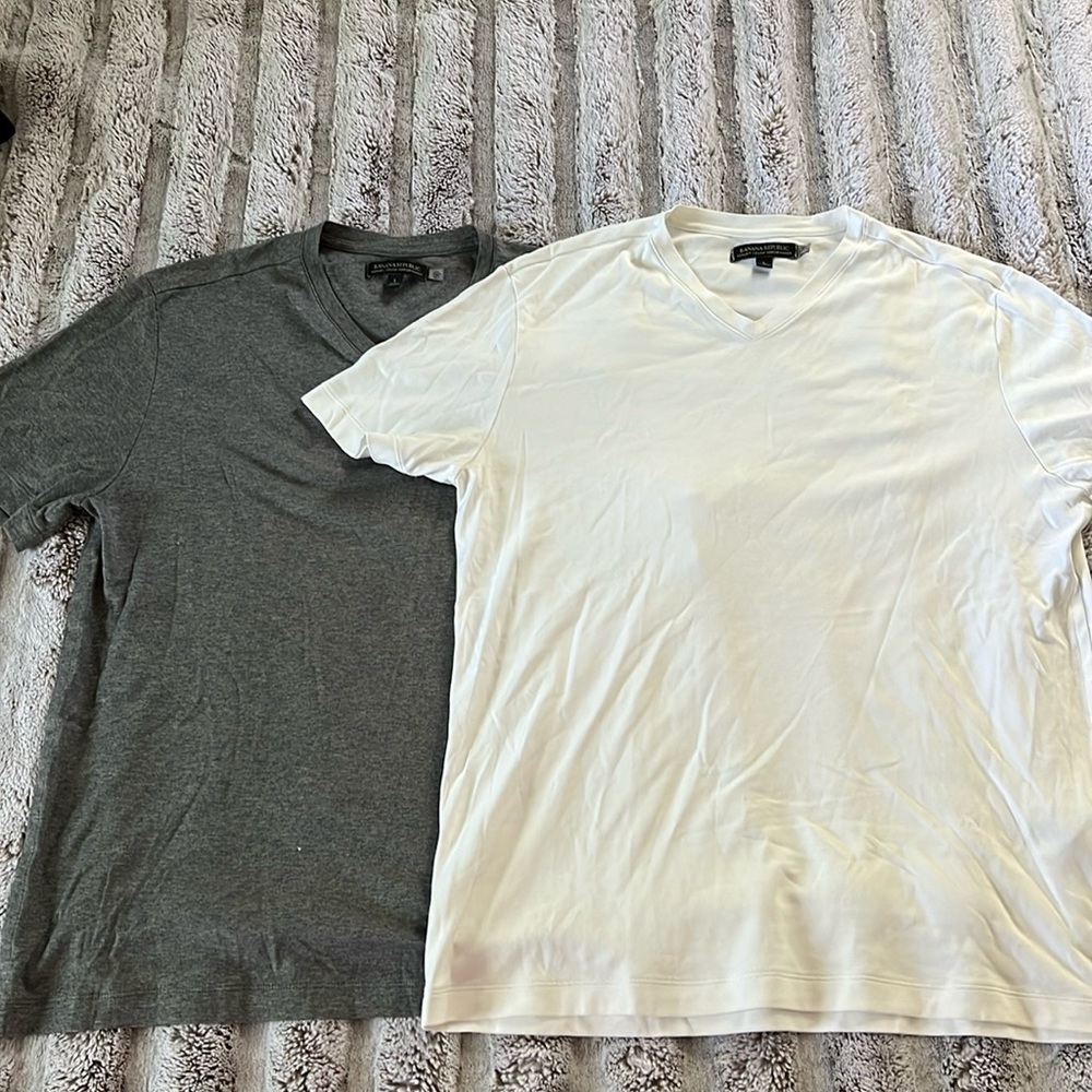 TWO Banana Republic cotton tshirts large white +gray